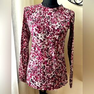 Cuddl Duds Multicolor Patterned Long Sleeve Blouse w/Thumbs slips for comfort.